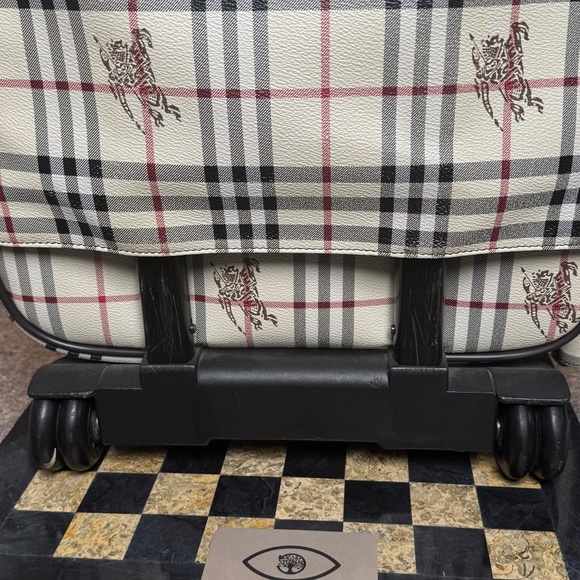 CERTIFIED AUTHENTIC Burberrys Blue Label Vintage Check Rolling Suitcase - Picture 8 of 15